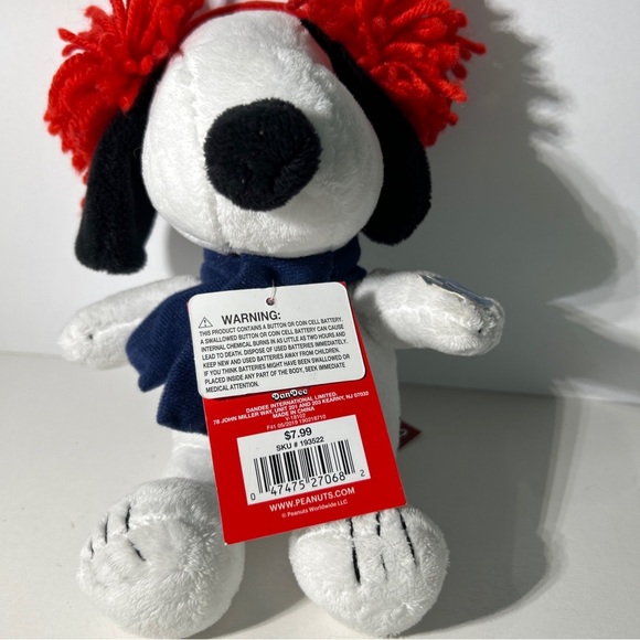 Snoopy Plush Peanuts Musical Plush 9" with Scarf & Earmuffs - Works - 2019 NEW - Picture 5 of 8